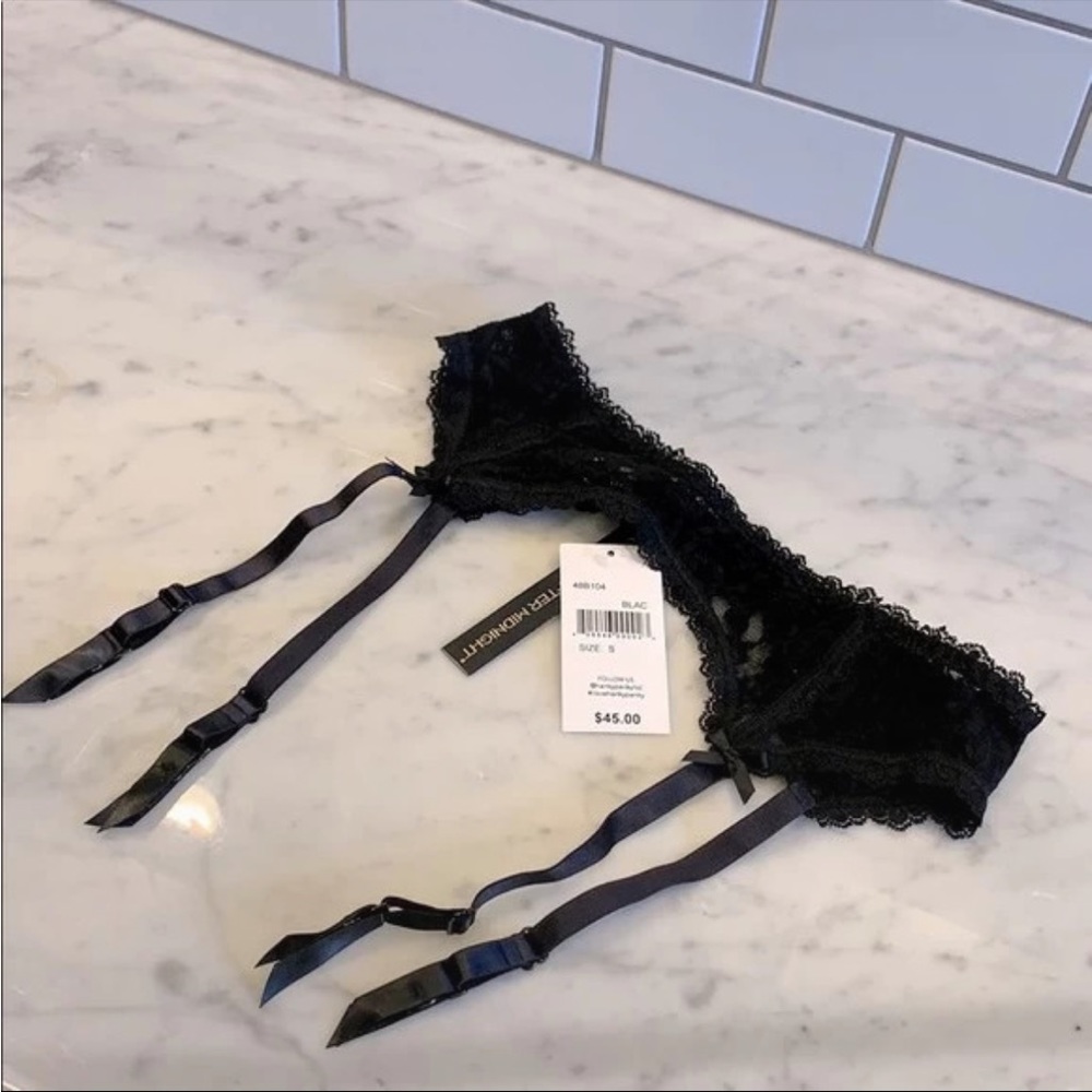 HANKY PANKY AFTER MIDNIGHT Signature Lace Garter Black NWT